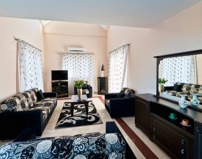 4 bedroom villa with private pool in Çatalköy