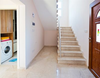 4 bedroom villa with private pool in Çatalköy