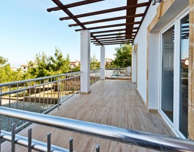 4 bedroom villa with private pool in Çatalköy