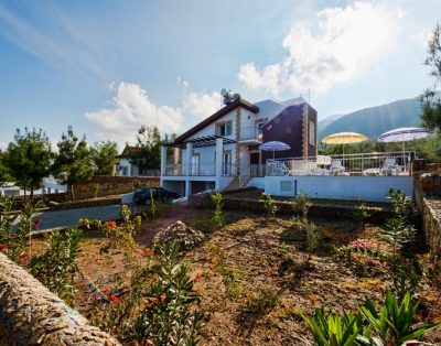 4 bedroom villa with private pool in Çatalköy