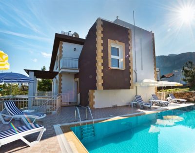4 bedroom villa with private pool in Çatalköy