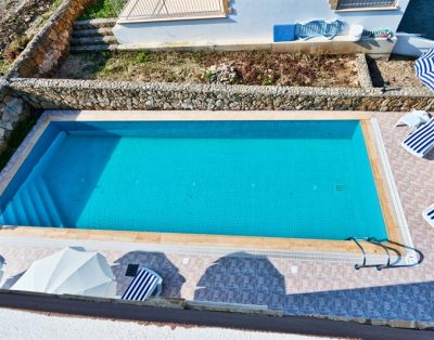 4 bedroom villa with private pool in Çatalköy
