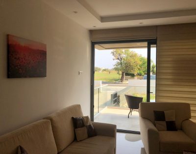 2 bedroom apartment close to the beach in Kyrenia